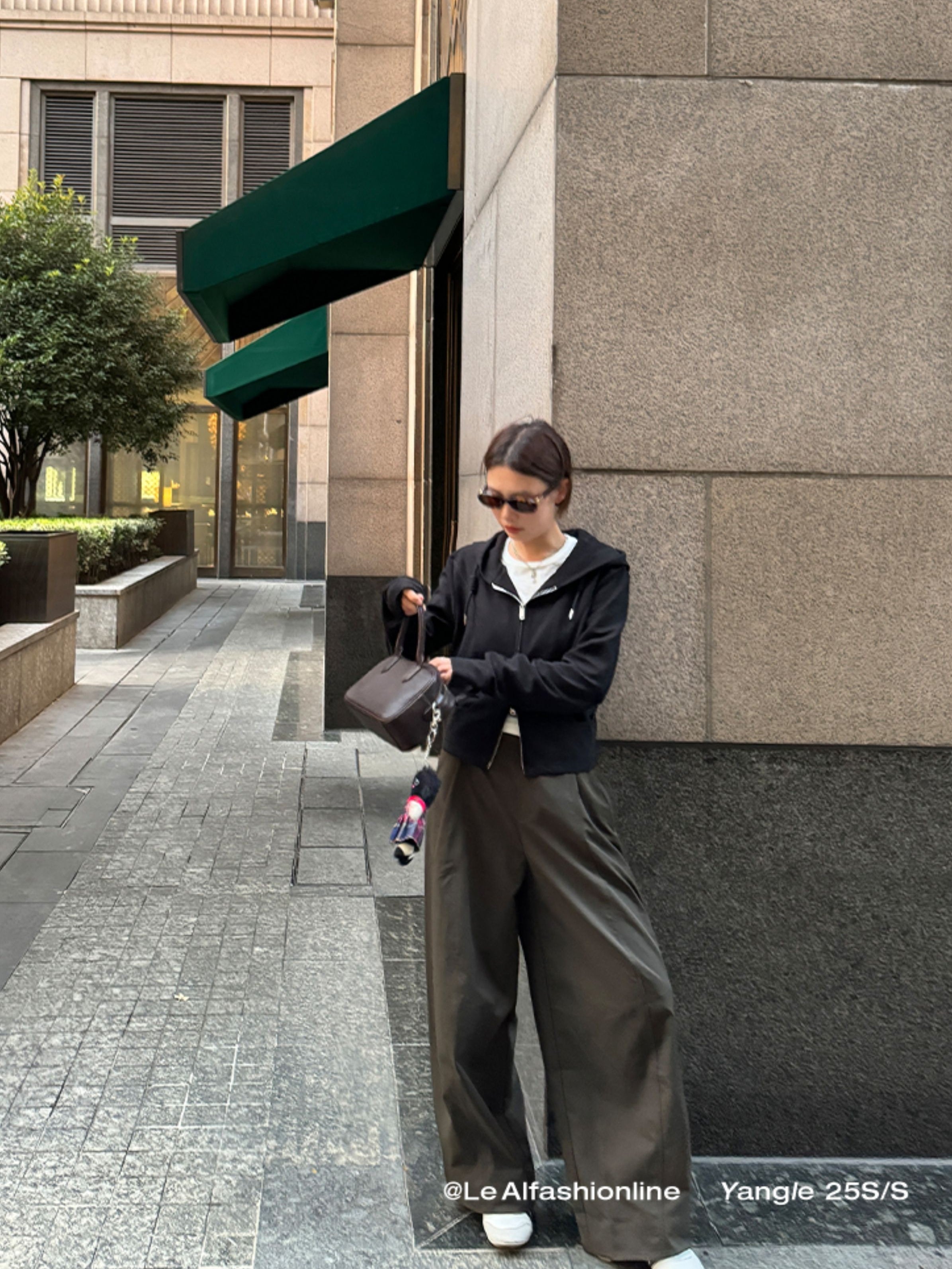 Wide Straight-Leg Pants_BDHL7925