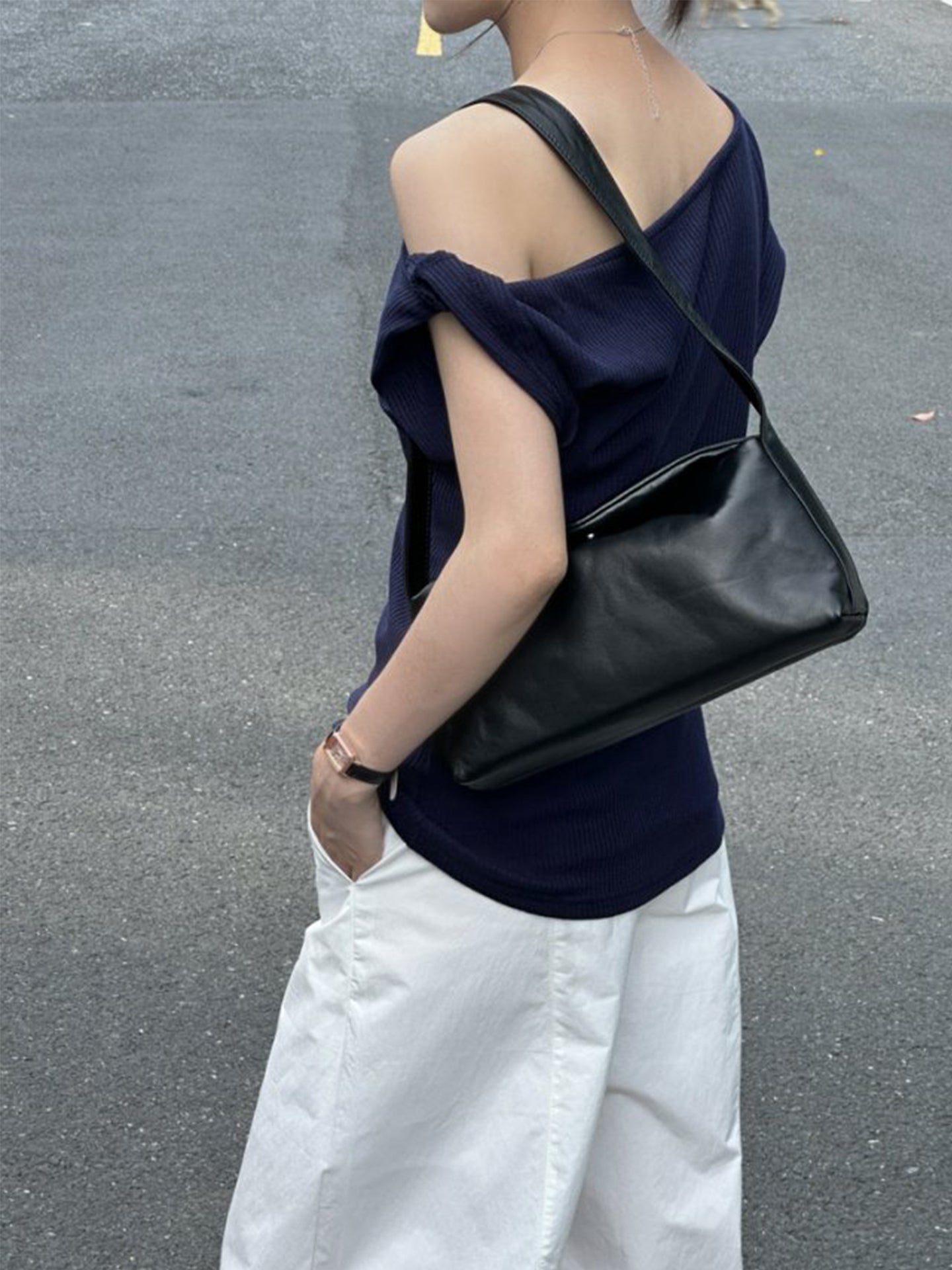Diagonal Shoulder Twist T-Shirt_BDHL7529