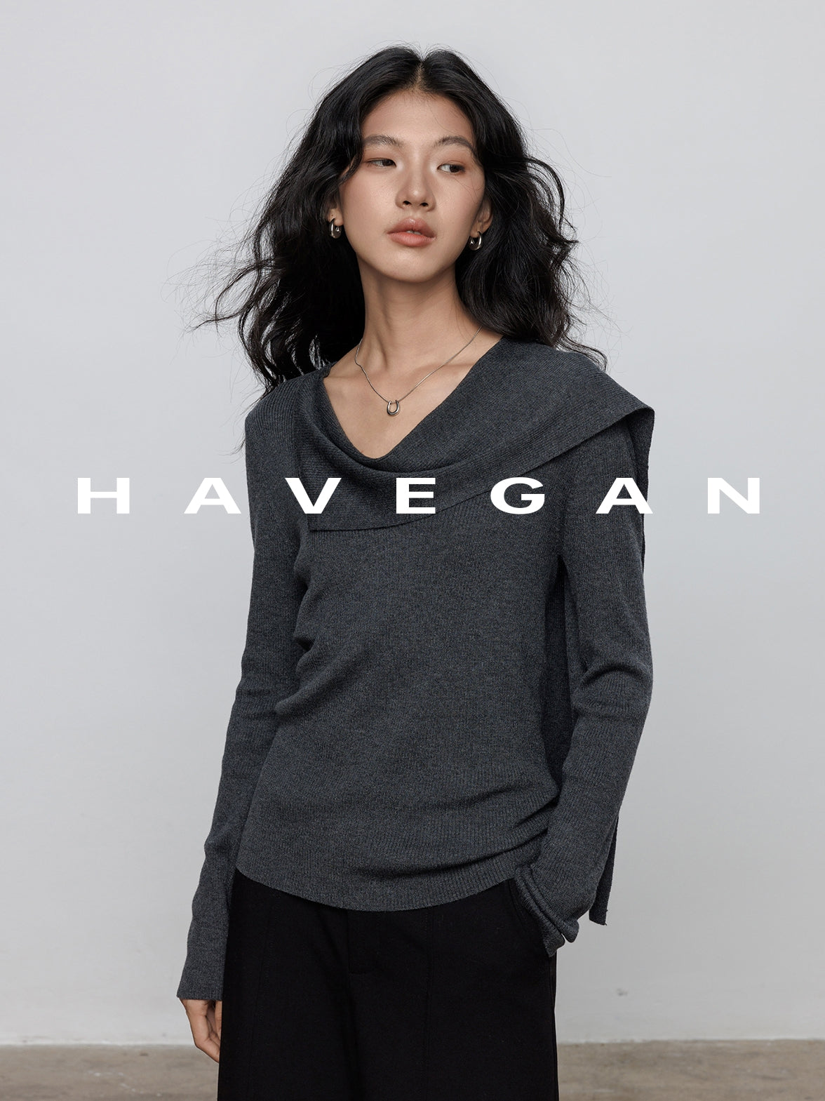 Halter-Neck Knit Tops_BDHL7784
