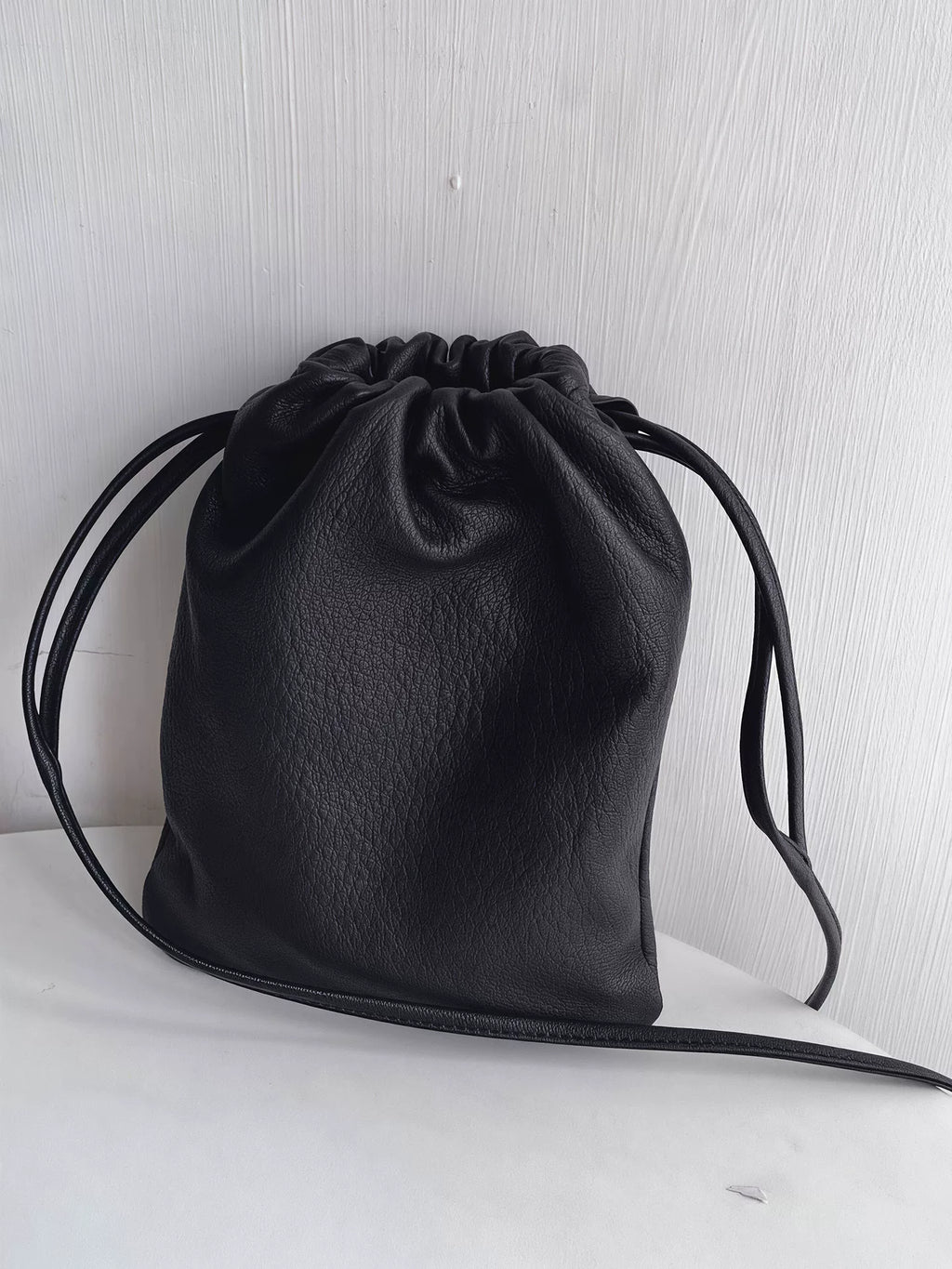 Soft Leather Drawstring Shoulder Bag_BDHL8419