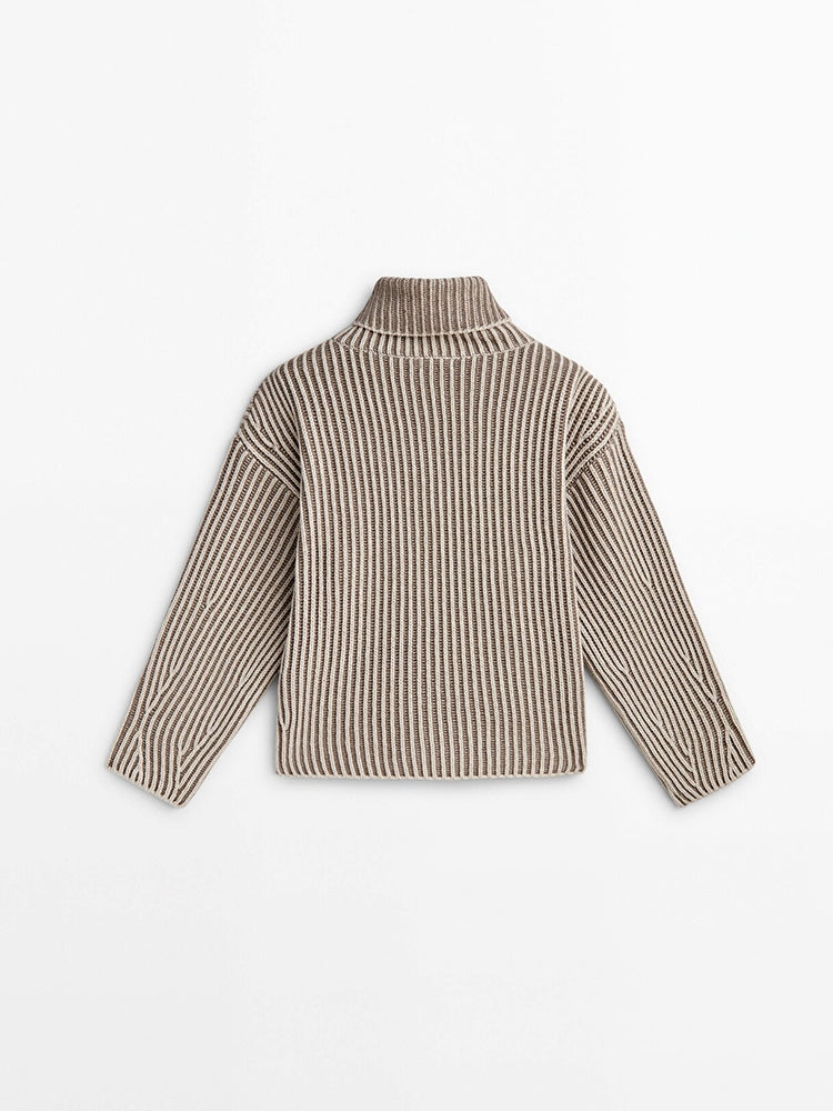 High-Neck Irregular Rib Knit Tops_BDHL8024