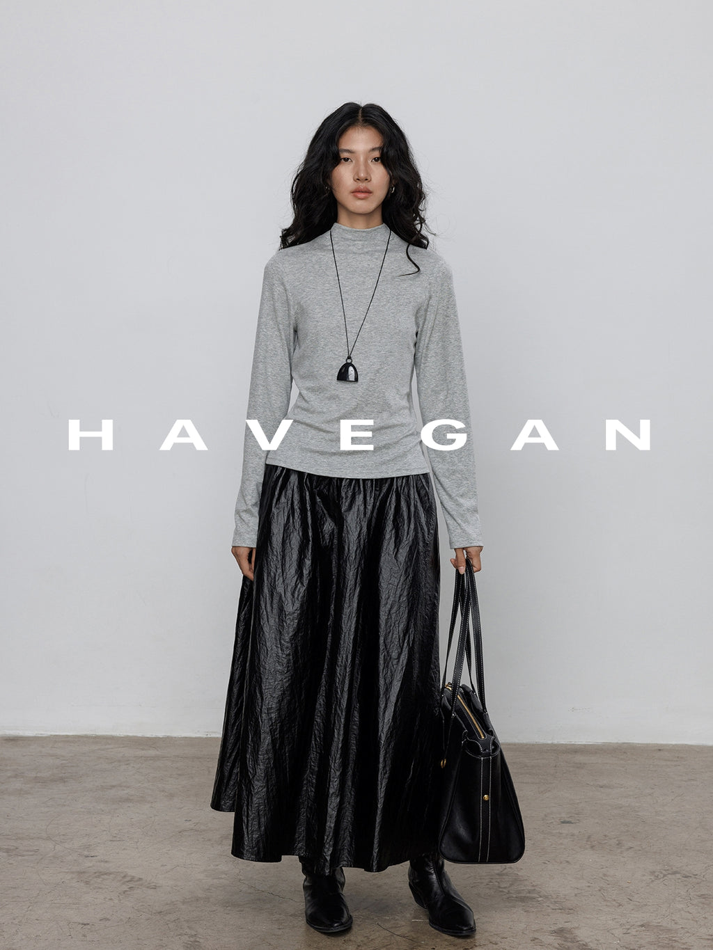 Matt Paper Leather Pleated Skirt_BDHL7706