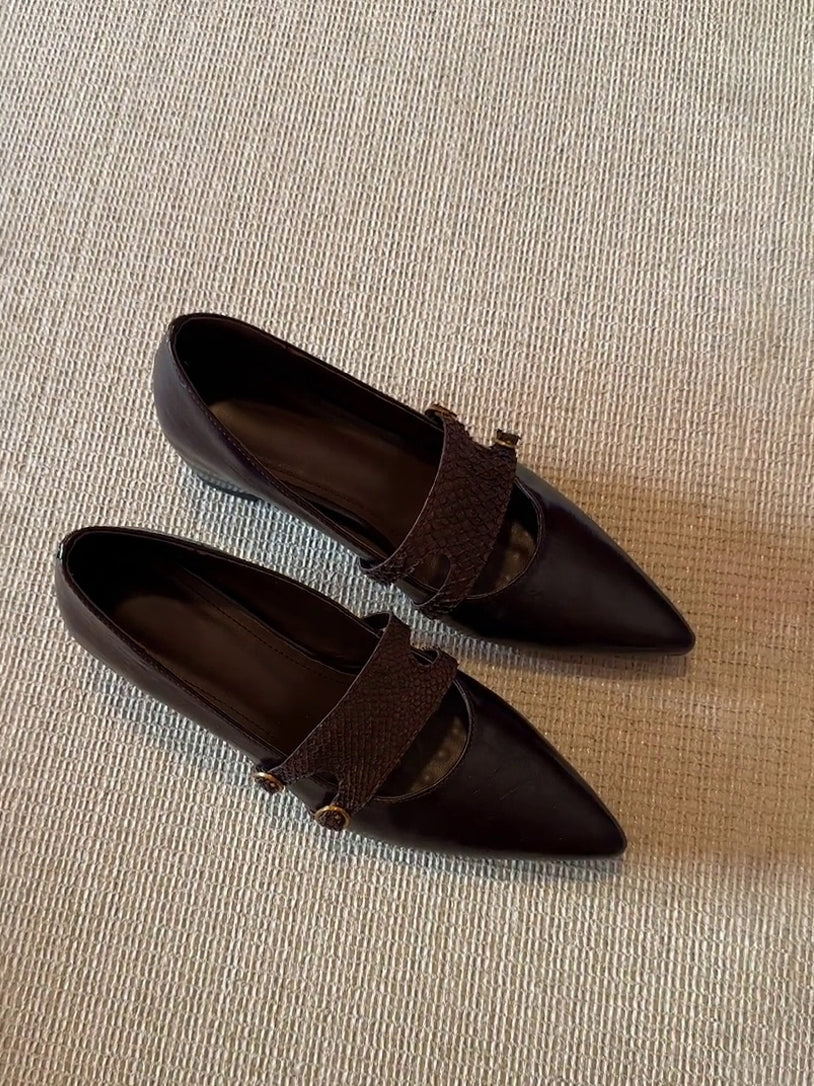 Pointed-Toe Strappy Shoes_BDHL7835
