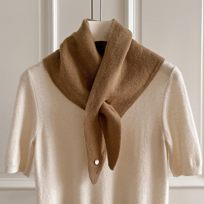 Wool Knit Triangle Scarf_BDHL8480