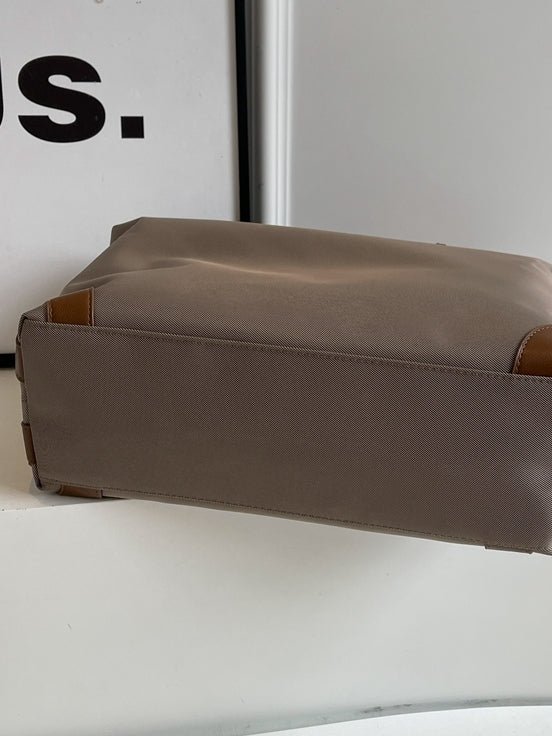 High-Capacity All-Matching Bags_BDHL7437