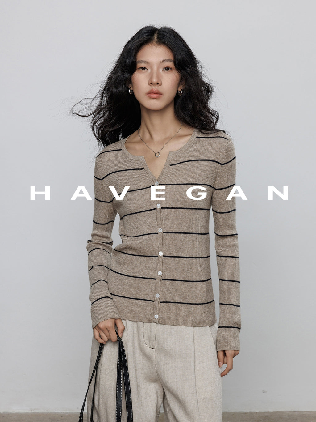 V-Neck Striped Knit Cardigan_BDHL7780