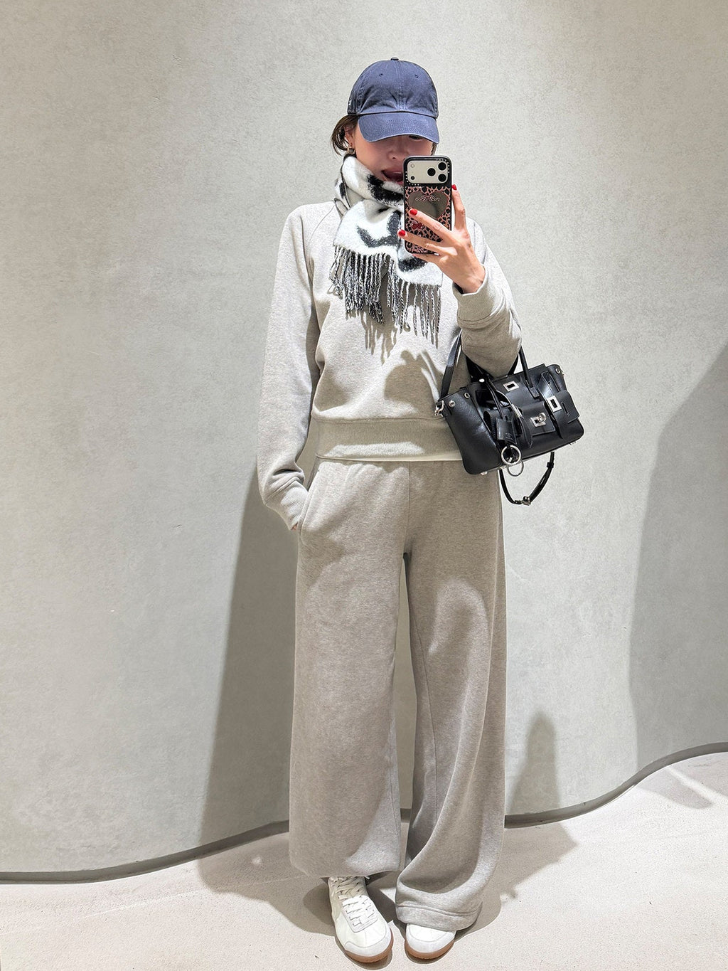 Sweat Hooded Tops Or Round-Neck Tops Or Pants_BDHL8044