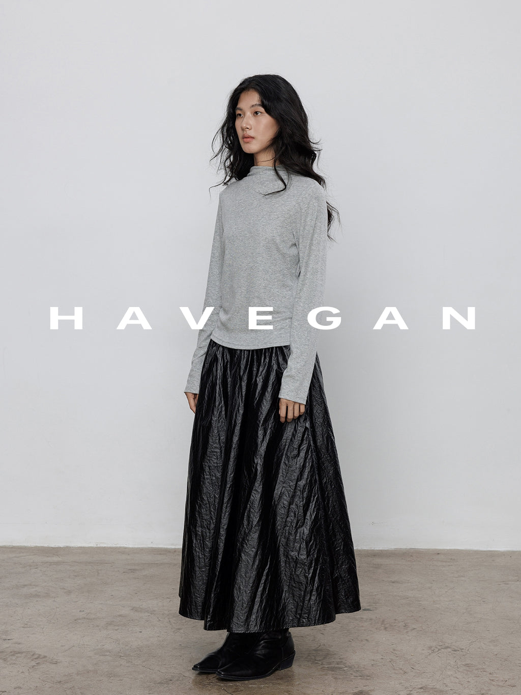 Matt Paper Leather Pleated Skirt_BDHL7706