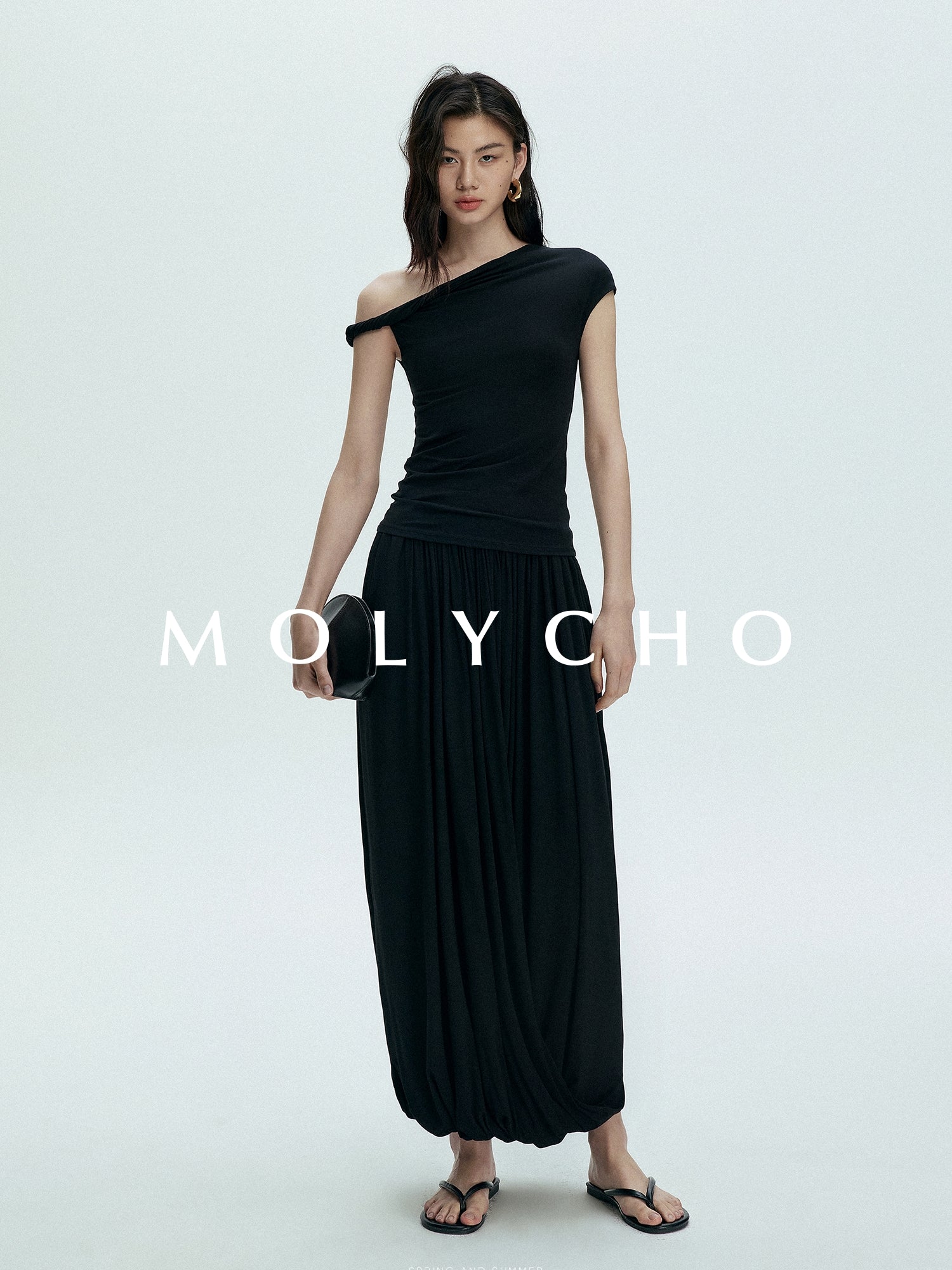 Asymmetric Off-The-Shoulder Tops_BDHL7389