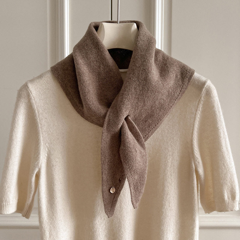Wool Knit Triangle Scarf_BDHL8480
