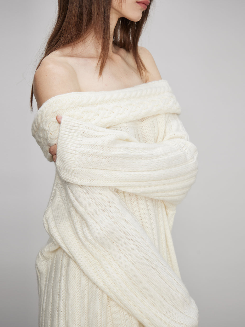 Off-Shoulder Knit Tops Or Knit Waist Skirt_BDHL7992