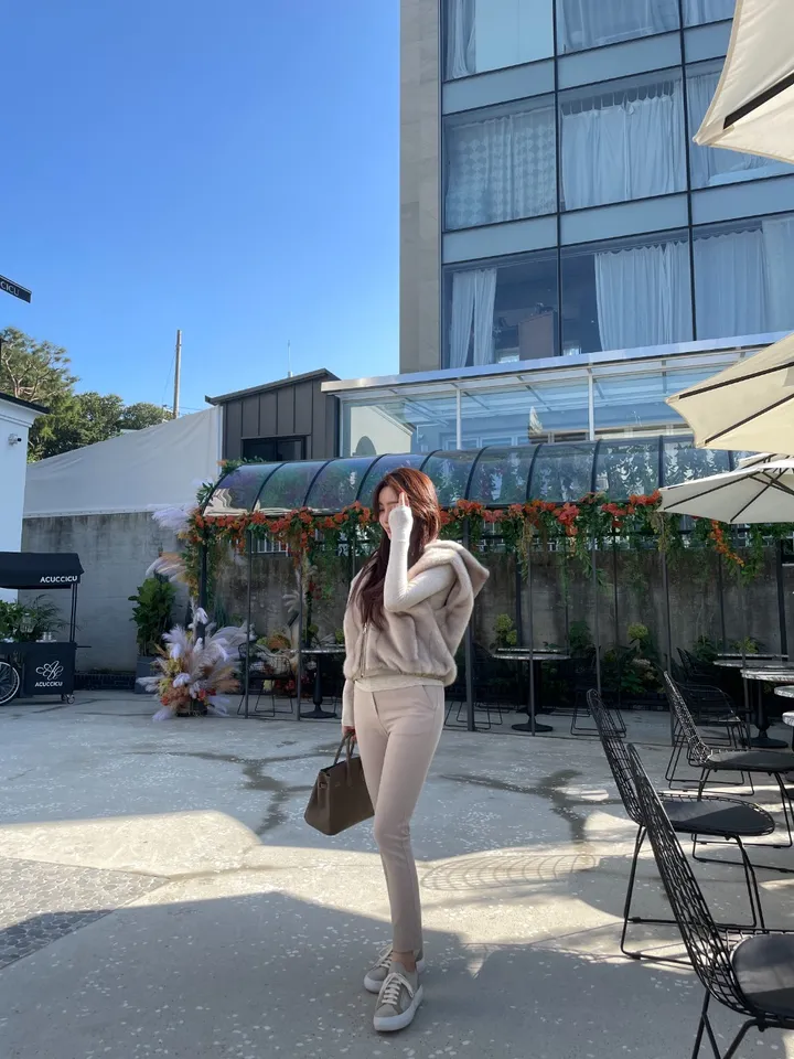 Fluffy Hooded Fur Vest_BDHL8029