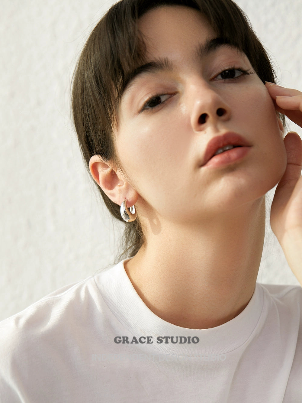 Glossy Dome-Shaped Hoop Pierced Earrings_BDHL7675