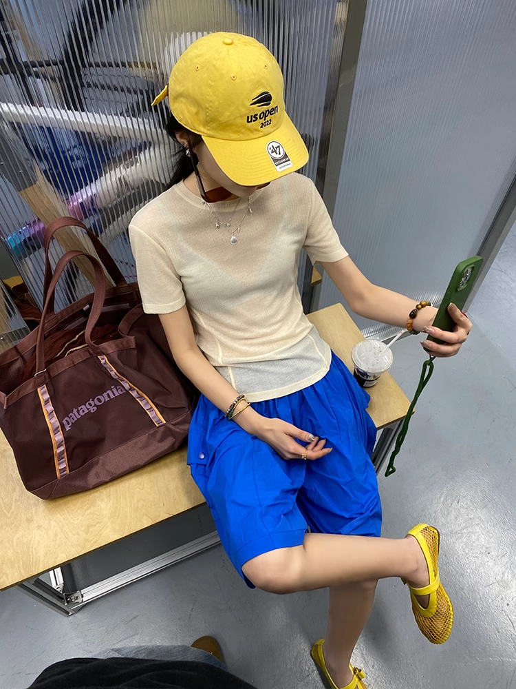 Slightly Transparent T-Shirt_BDHL7410