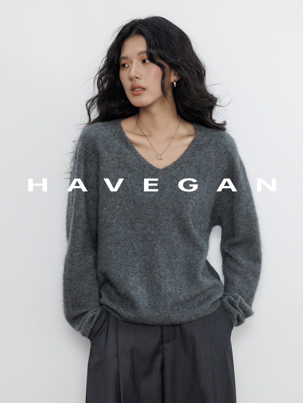 V-Neck Soft Knit Tops_BDHL7895