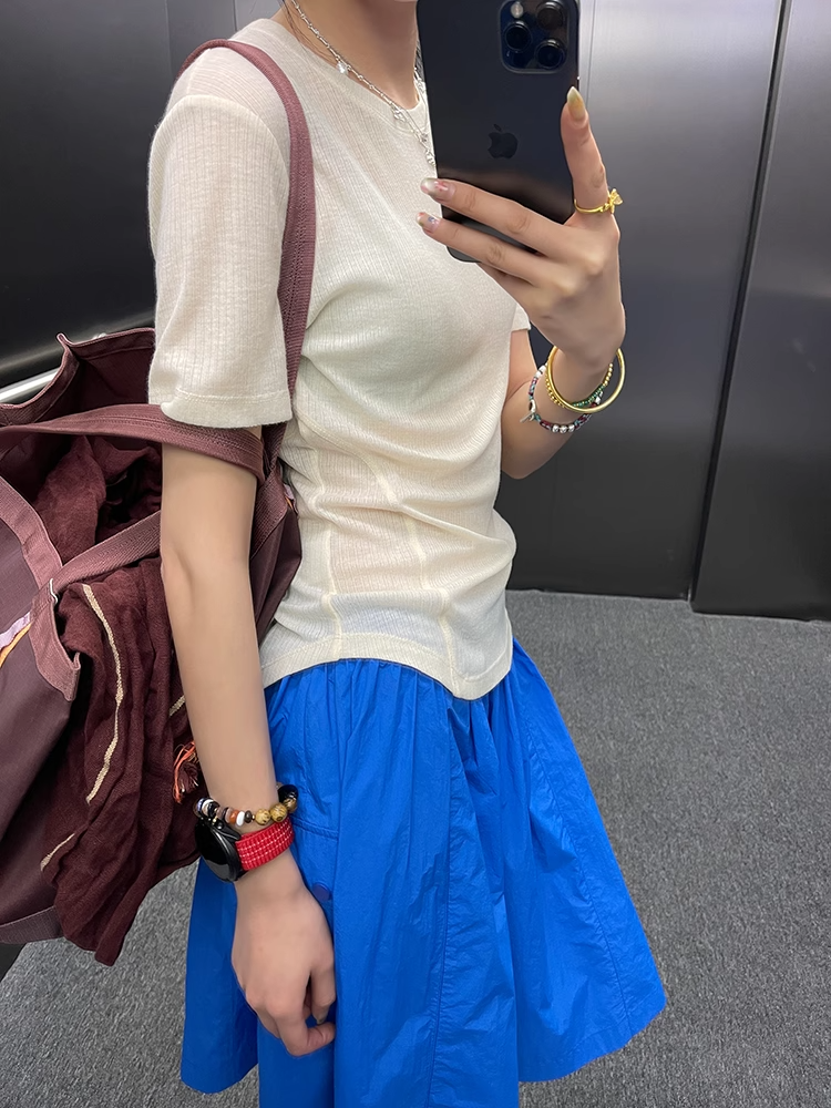 Slightly Transparent T-Shirt_BDHL7410