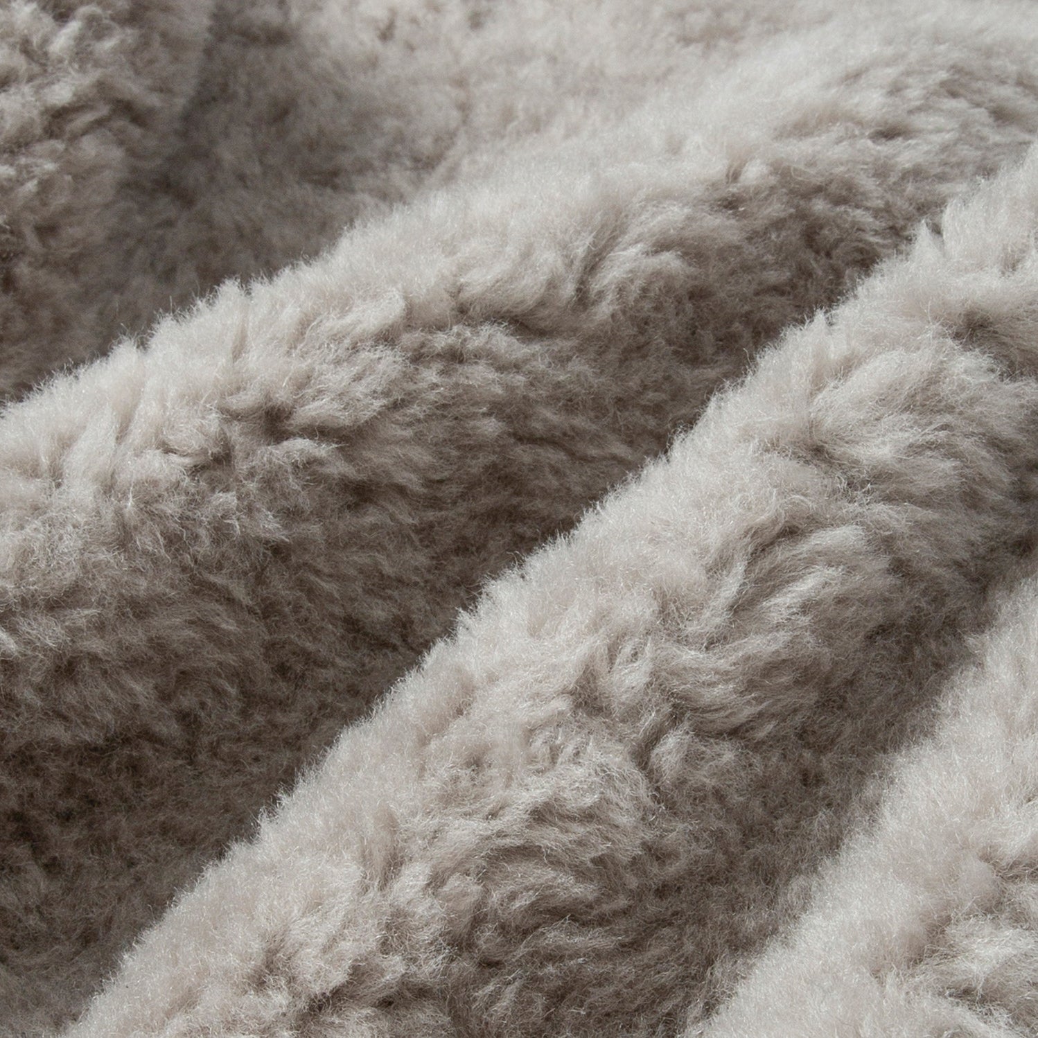 Double-Breasted Fur Coat_BDHL8047