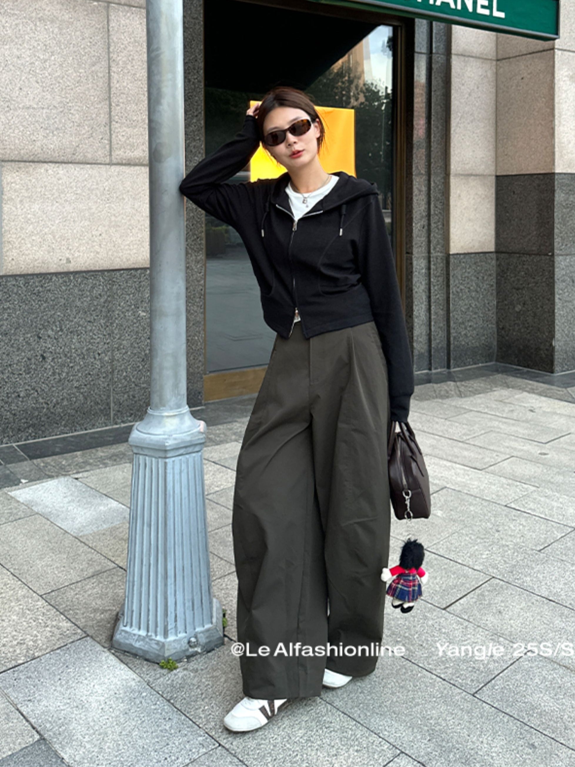 Wide Straight-Leg Pants_BDHL7925