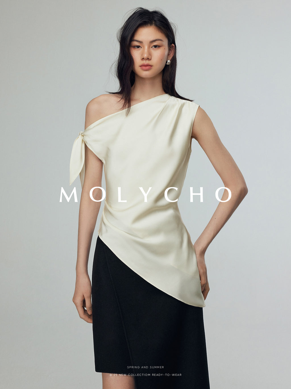 Diagonal Shoulder Strap Tops_BDHL7395