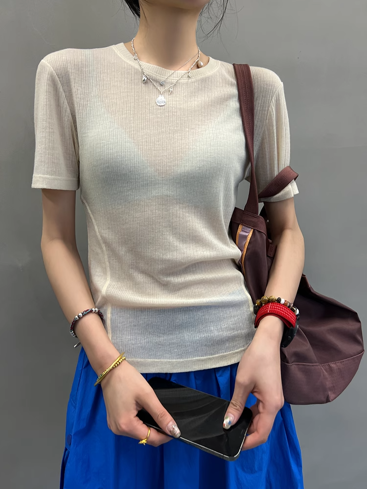 Slightly Transparent T-Shirt_BDHL7410