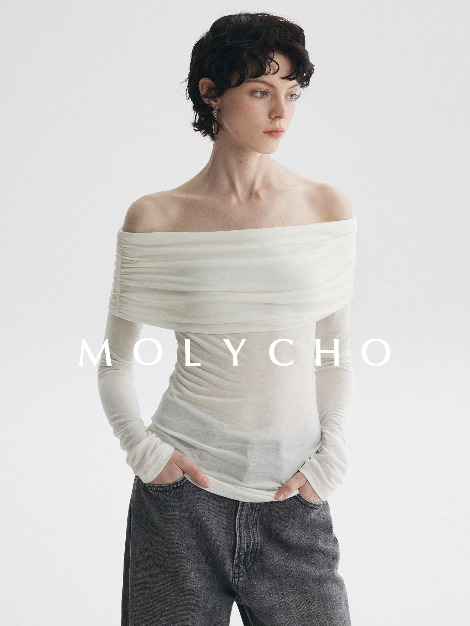 Lightweight Off-Shoulder Pleated Tops_BDHL7727
