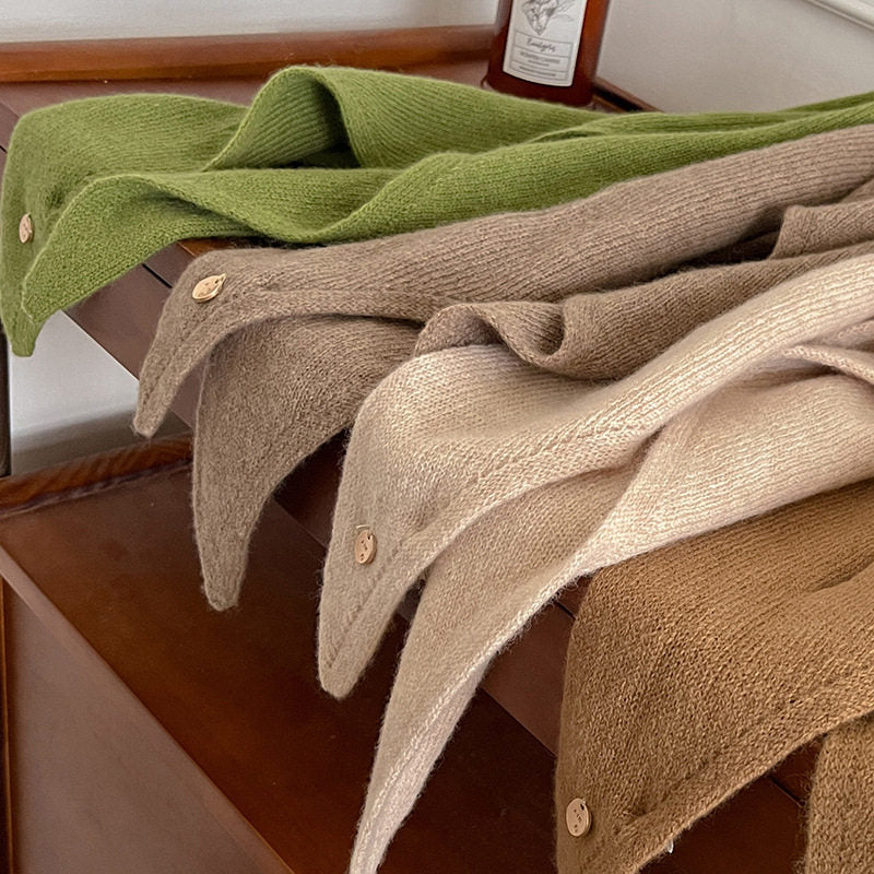 Wool Knit Triangle Scarf_BDHL8480