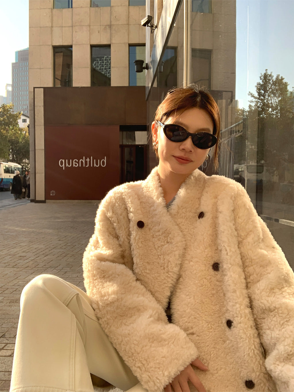 Double-Breasted Fur Coat_BDHL8047