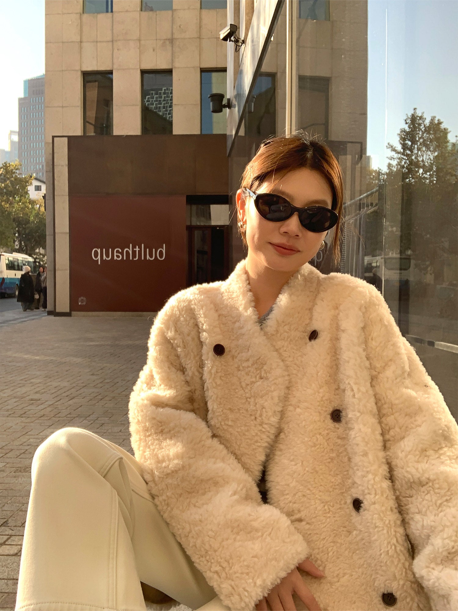 Double-Breasted Fur Coat_BDHL8047