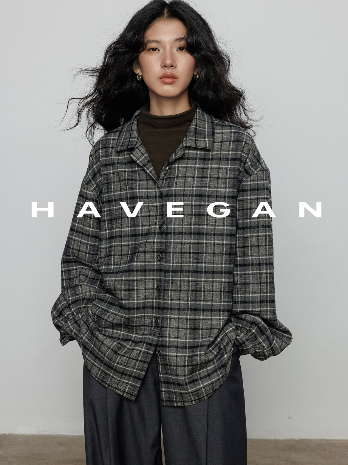 高領刺繡上衣_BDHL7894