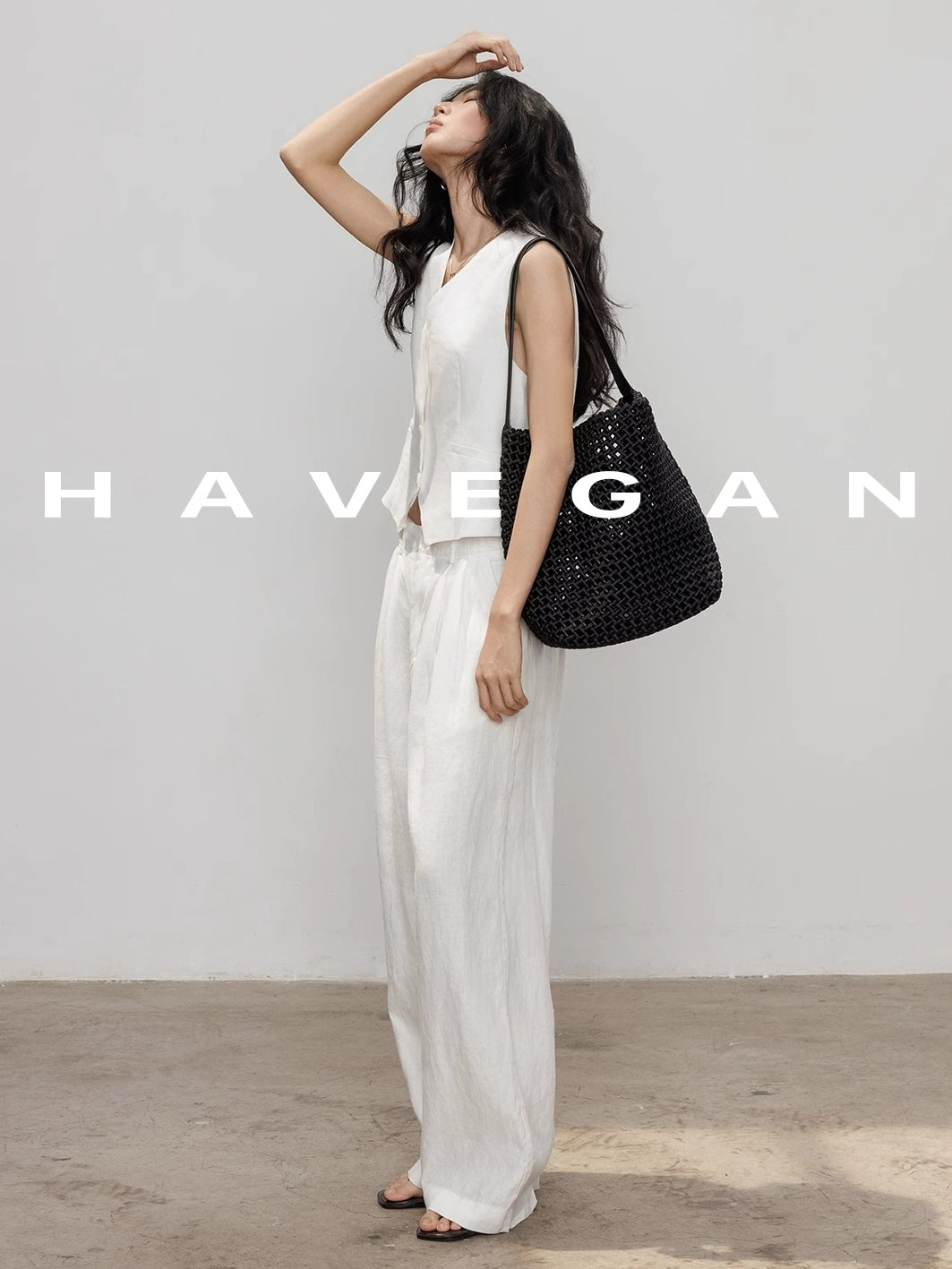 Short Vest Or Straight Pants_BDHL7382