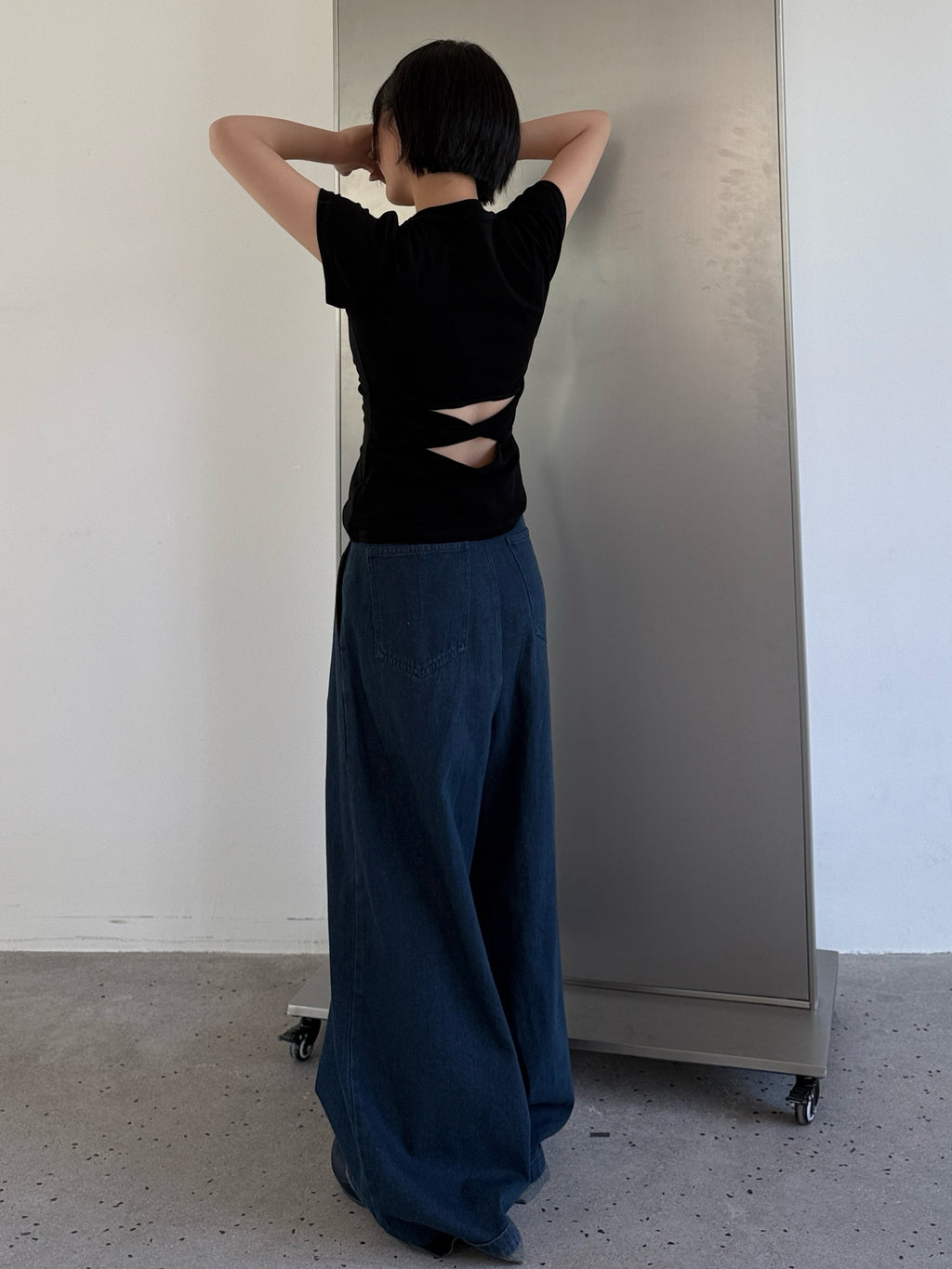 Backless Short-Sleeved Slim Tops_BDHL7595