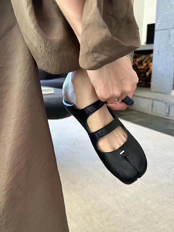 Split Toe Flat Shoes_BDHL7451