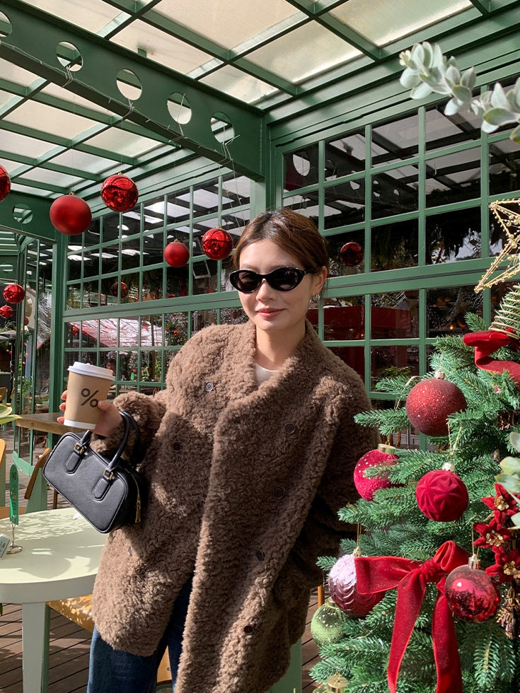 Double-Breasted Fur Coat_BDHL8047