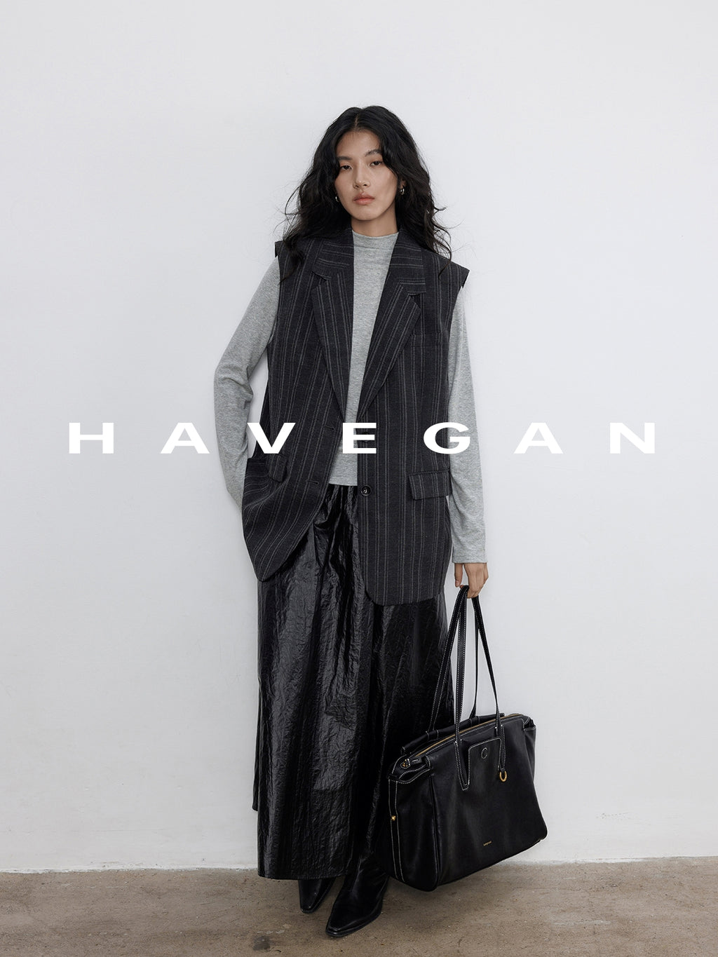 Matt Paper Leather Pleated Skirt_BDHL7706