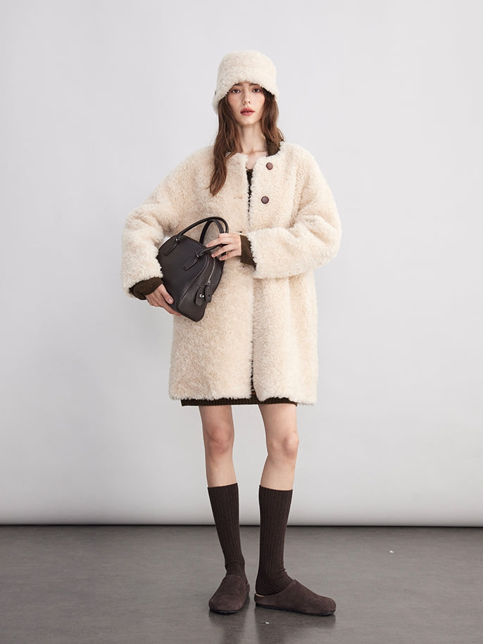 Fluffy Collarless Coat_BDHL7940