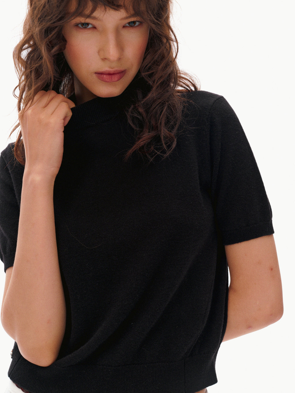 High-Neck Short-Sleeved Knit Tops_BDHL8106