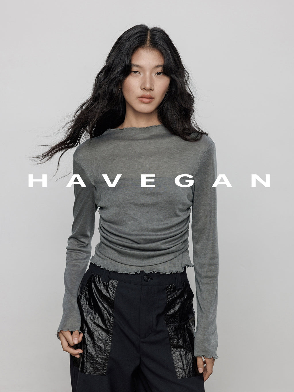 High-Waisted Leather Pocket Pants_BDHL7697