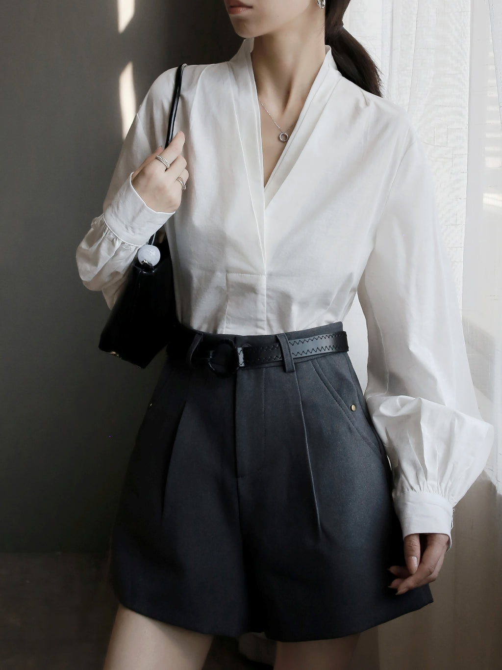 V-Neck Lantern Sleeve Tops_BDHL7914