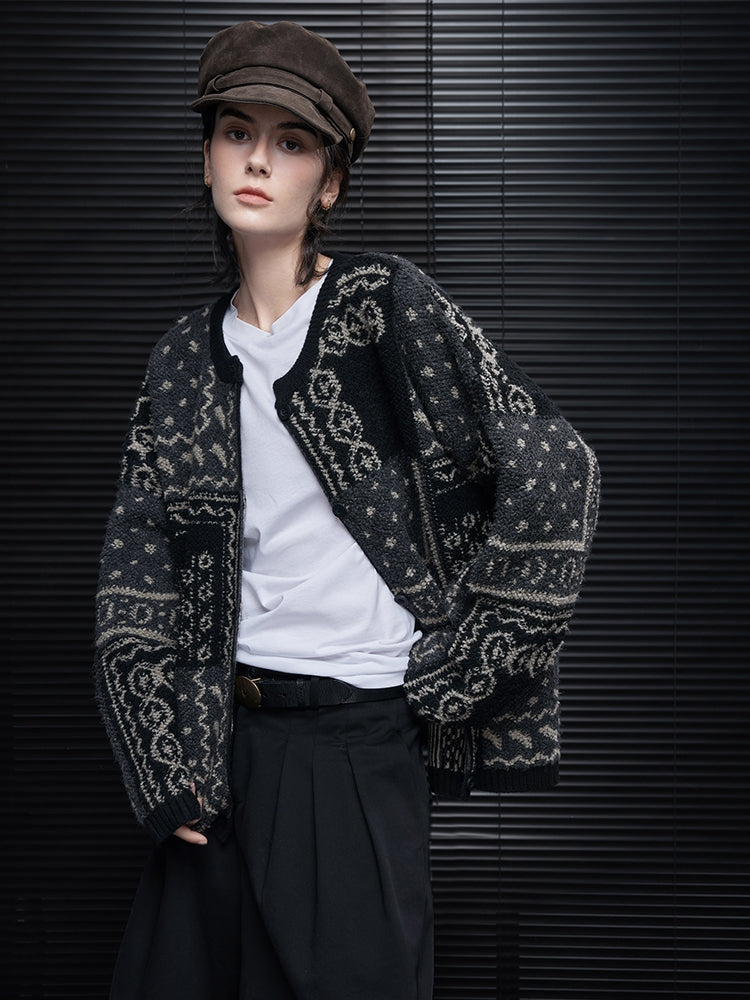 Round-Neck Knitted Cardigan_BDHL7864