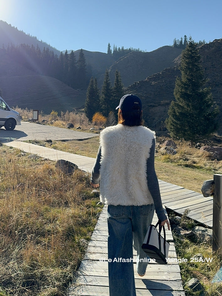 Round-Neck Fur Gilet_BDHL7919