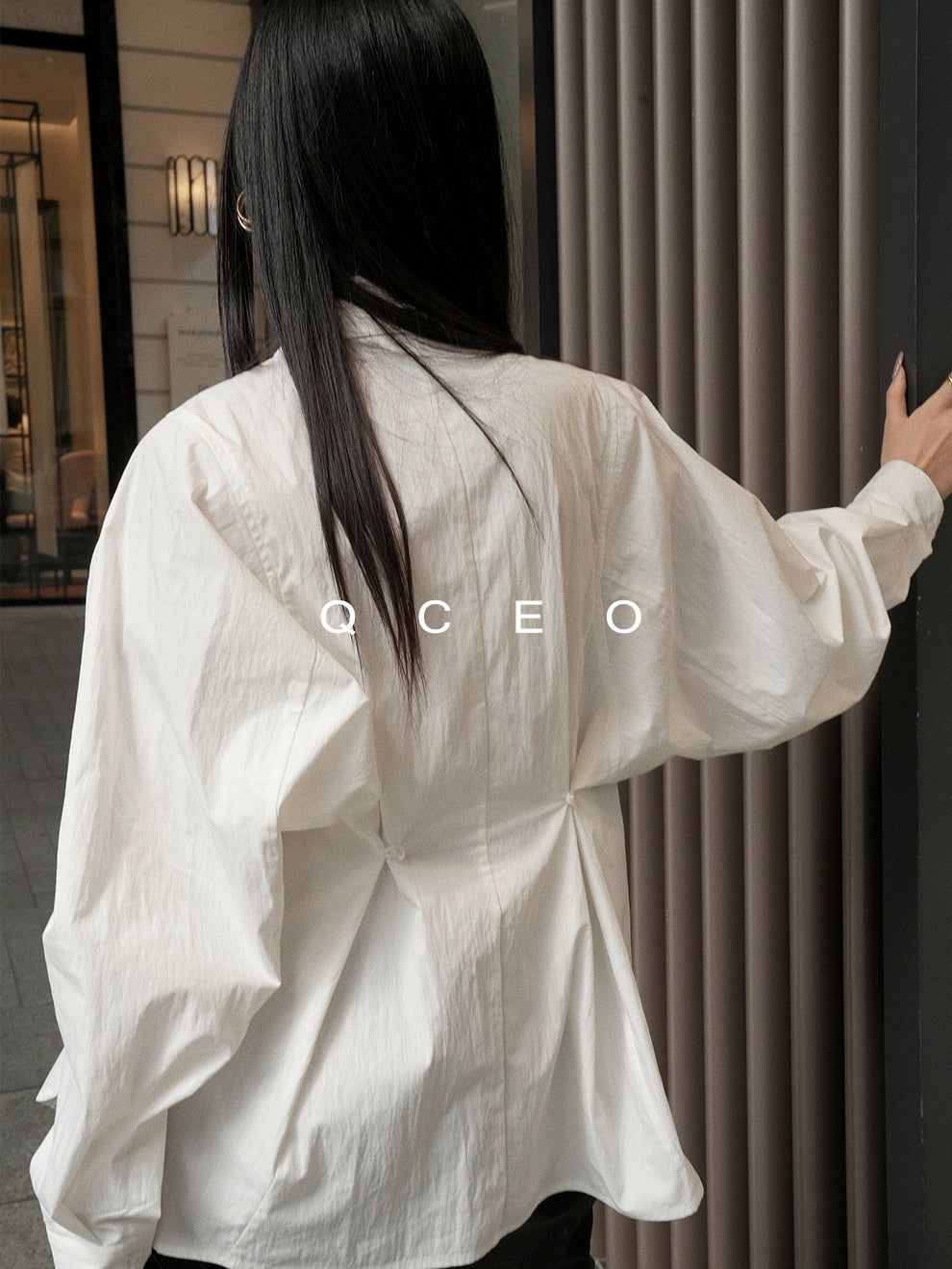 Loose-Fitting Silhouette Shirt_BDHL7744