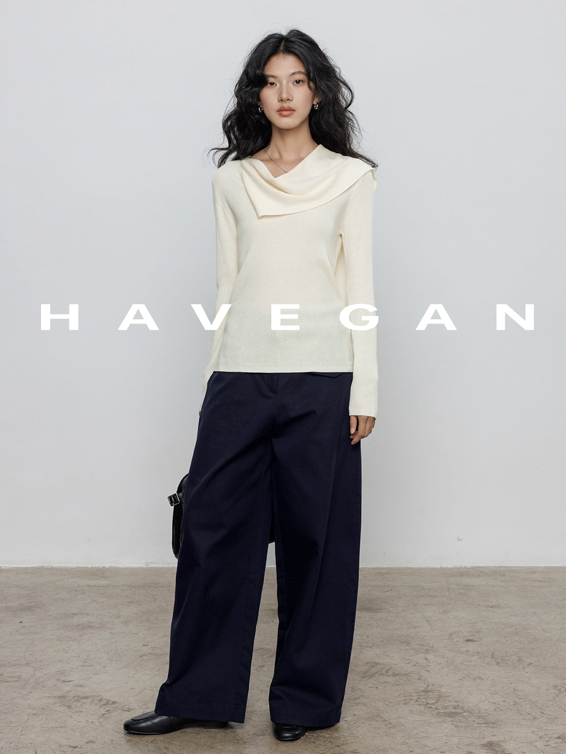 Halter-Neck Knit Tops_BDHL7784
