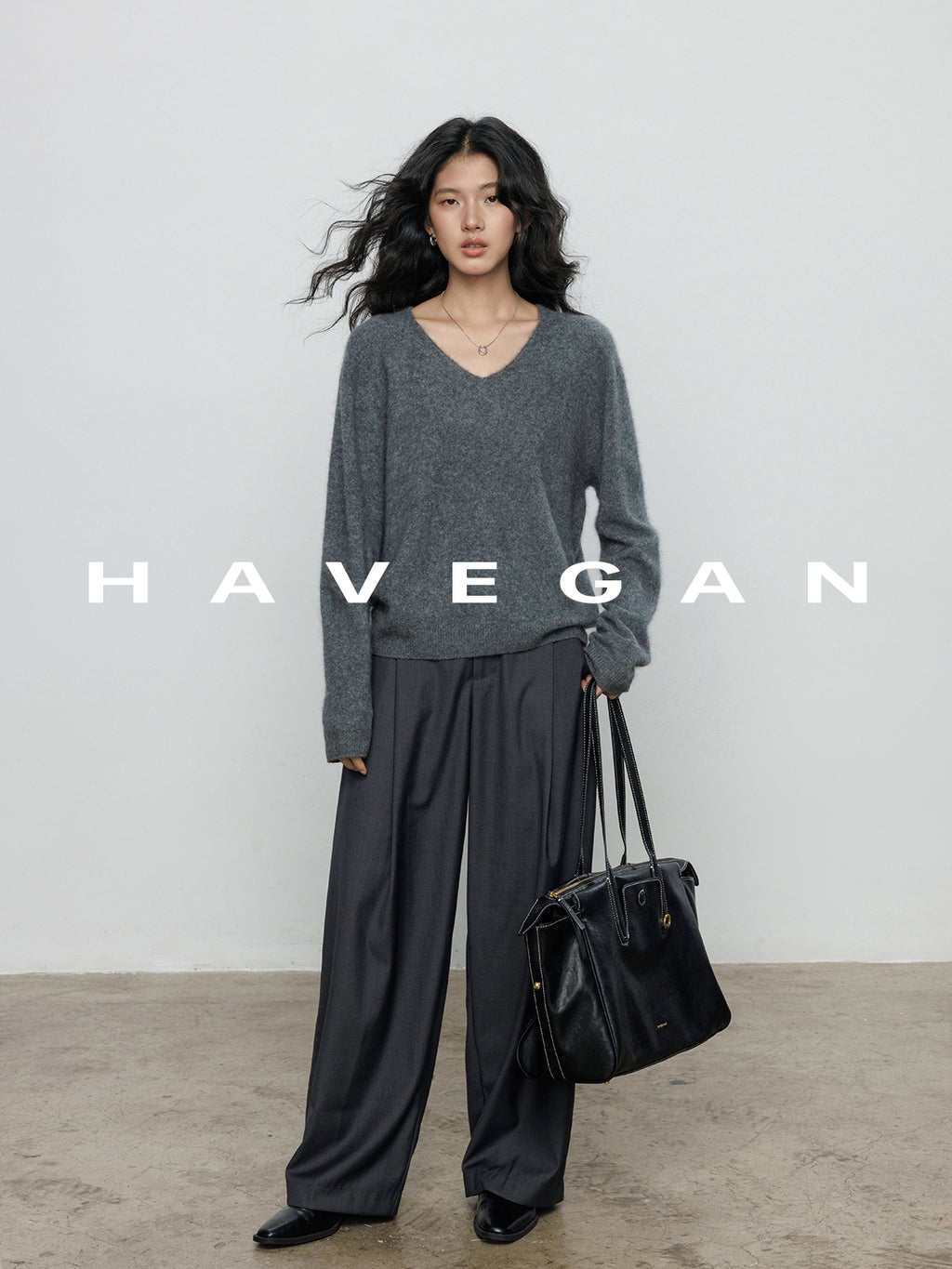 V-Neck Soft Knit Tops_BDHL7895