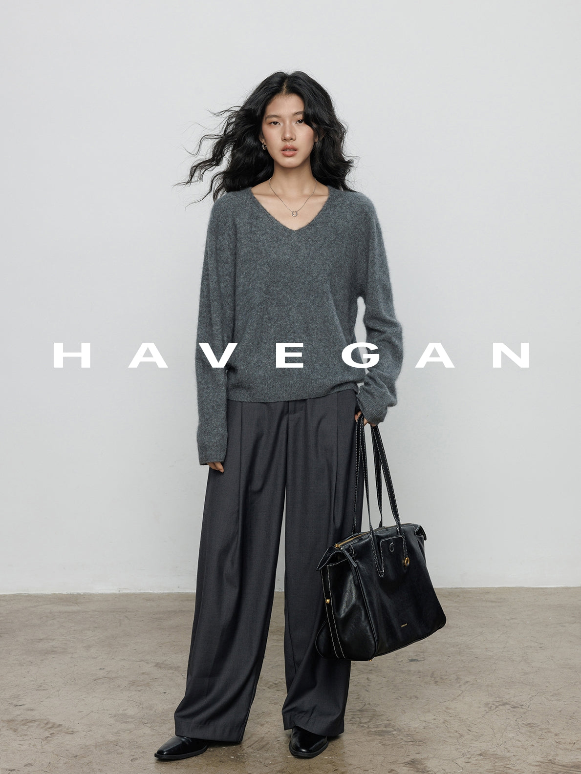 V-Neck Soft Knit Tops_BDHL7895