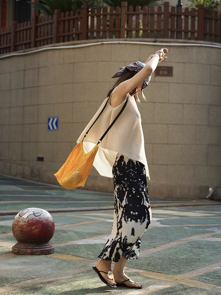 Monochrome Leaf Print Skirt_BDHL7629