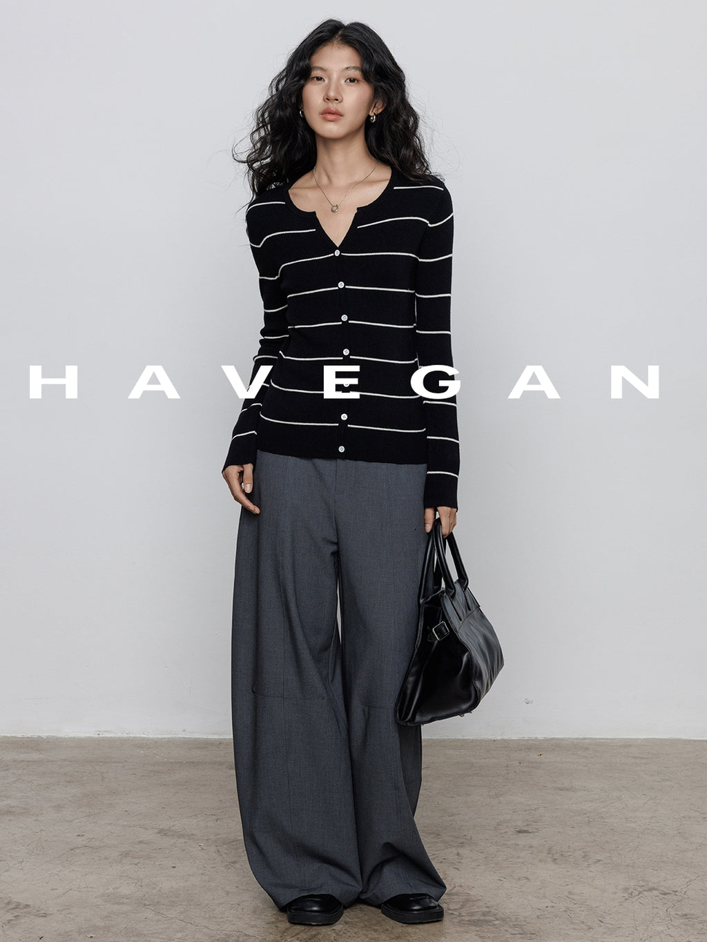 V-Neck Striped Knit Cardigan_BDHL7780