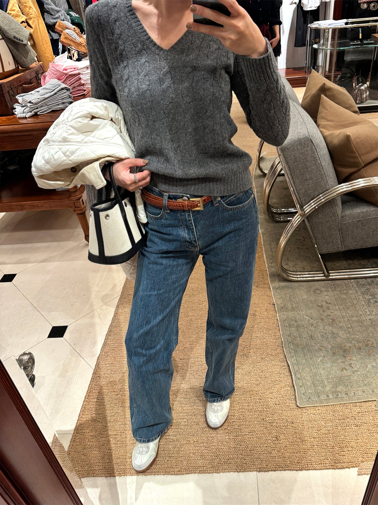 V-Neck Cropped Knit Tops_BDHL8005