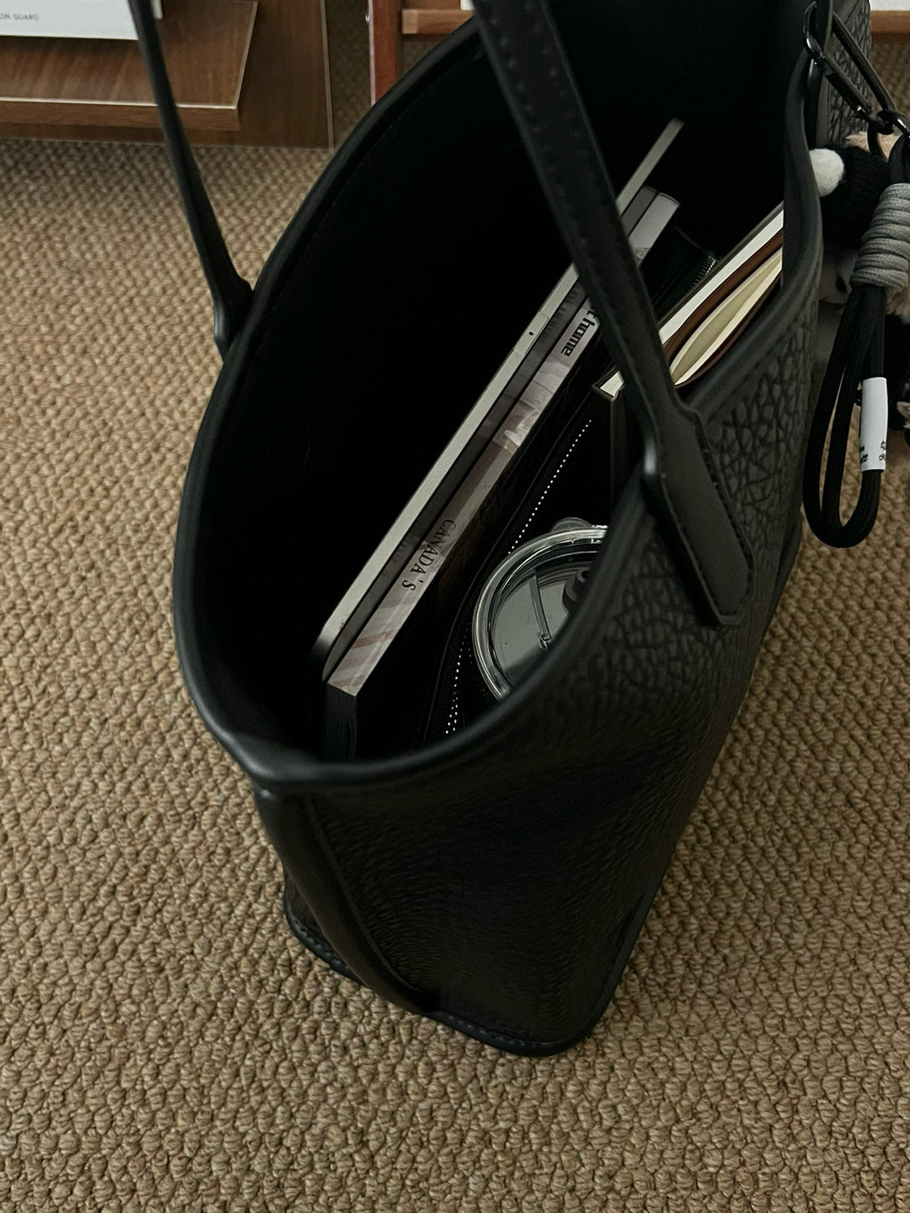 Elephant-Print Black Tote Bag_BDHL8023