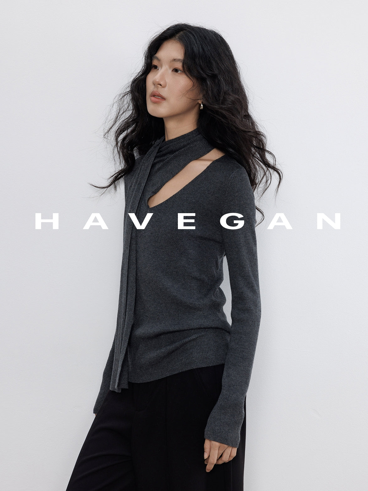 Halter-Neck Knit Tops_BDHL7784