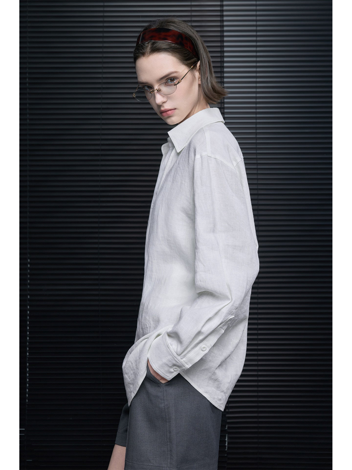 Faux Layered V-Neck Linen Long-Sleeve Shirt_BDHL8283